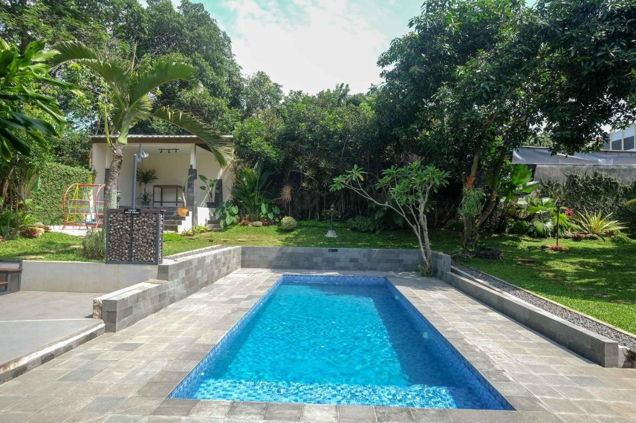 Sareh Villa By The Lavana Semarang Kültér fotó