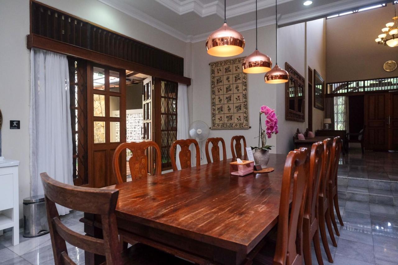 Sareh Villa By The Lavana Semarang Kültér fotó