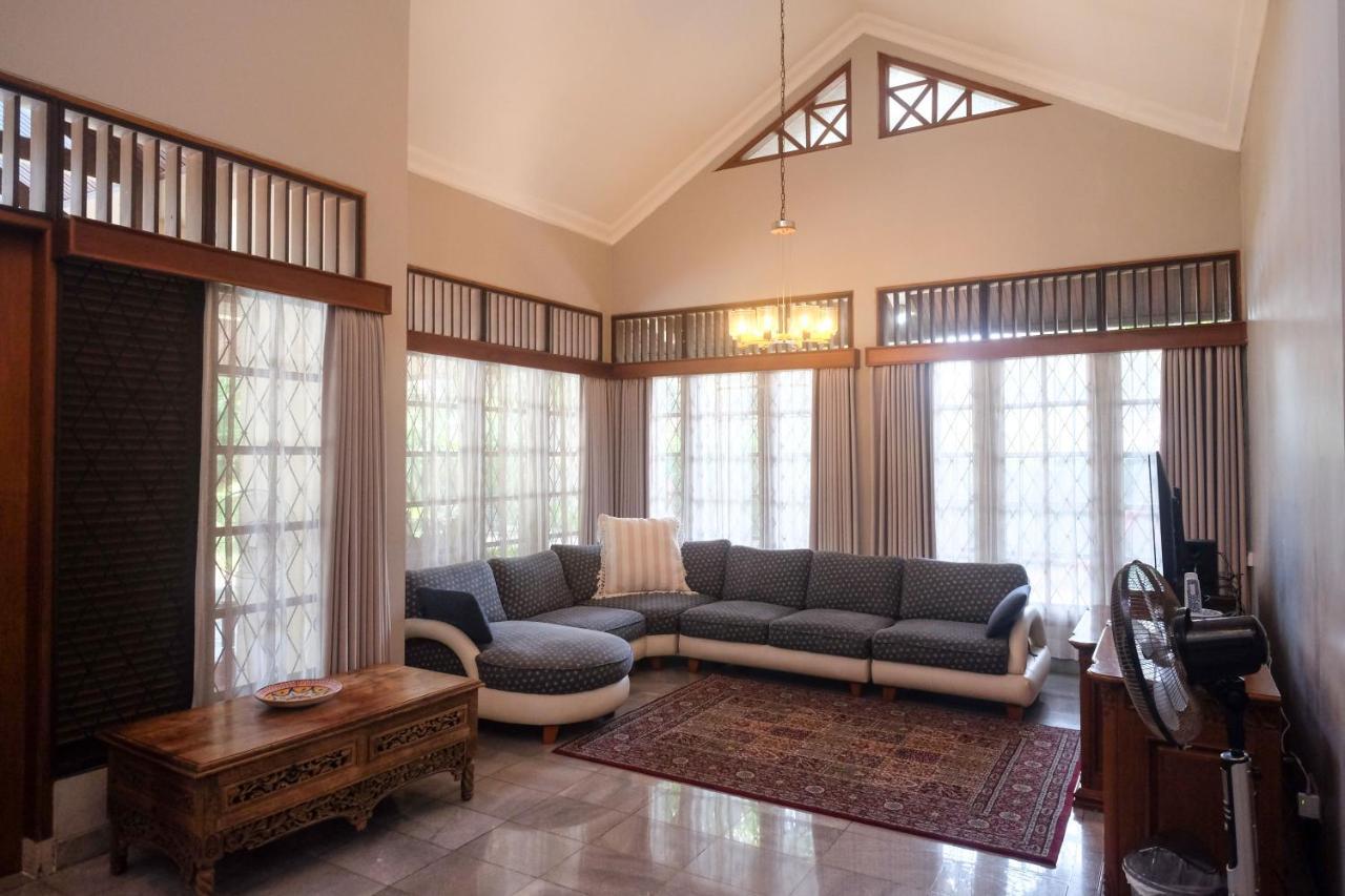 Sareh Villa By The Lavana Semarang Kültér fotó