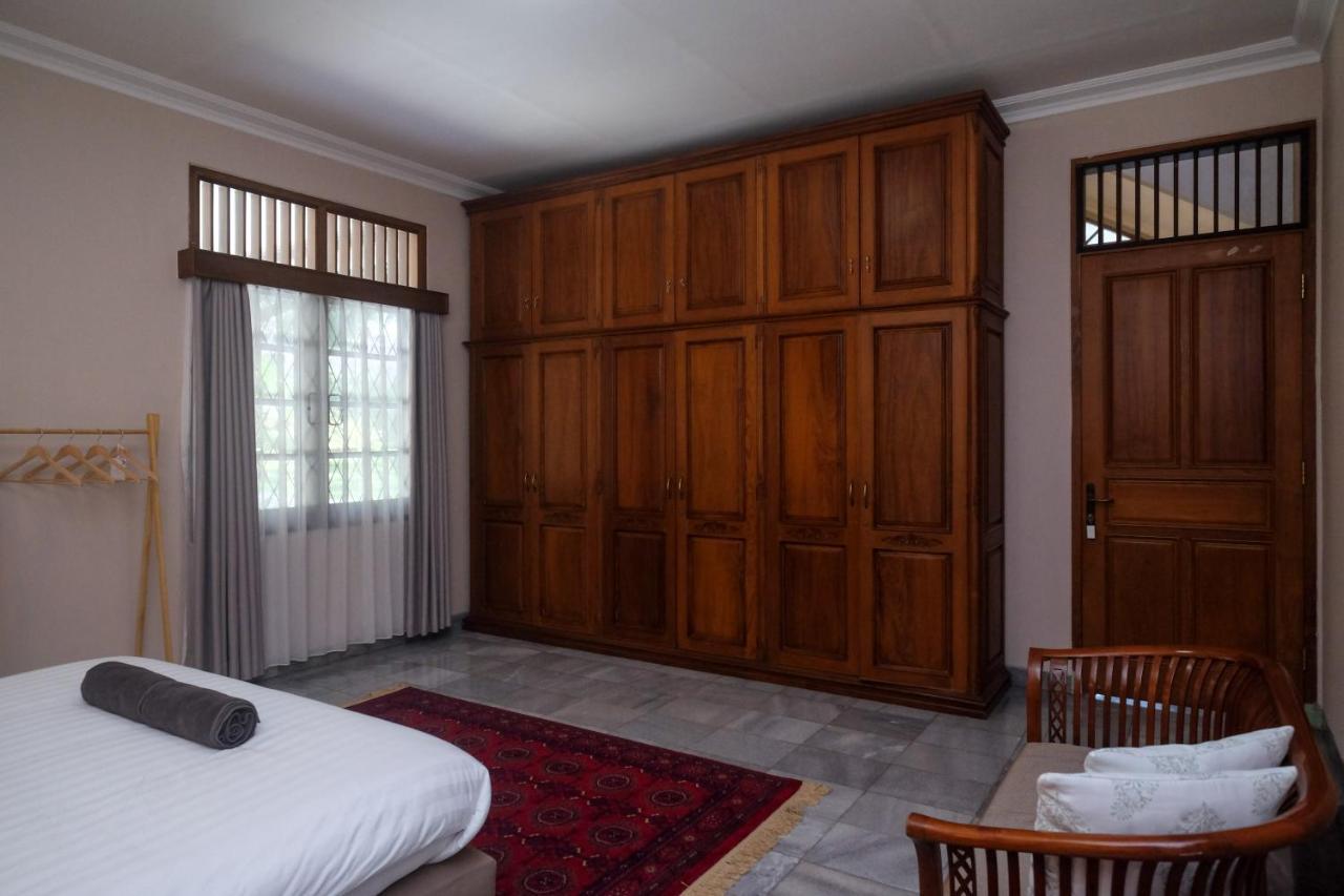Sareh Villa By The Lavana Semarang Kültér fotó
