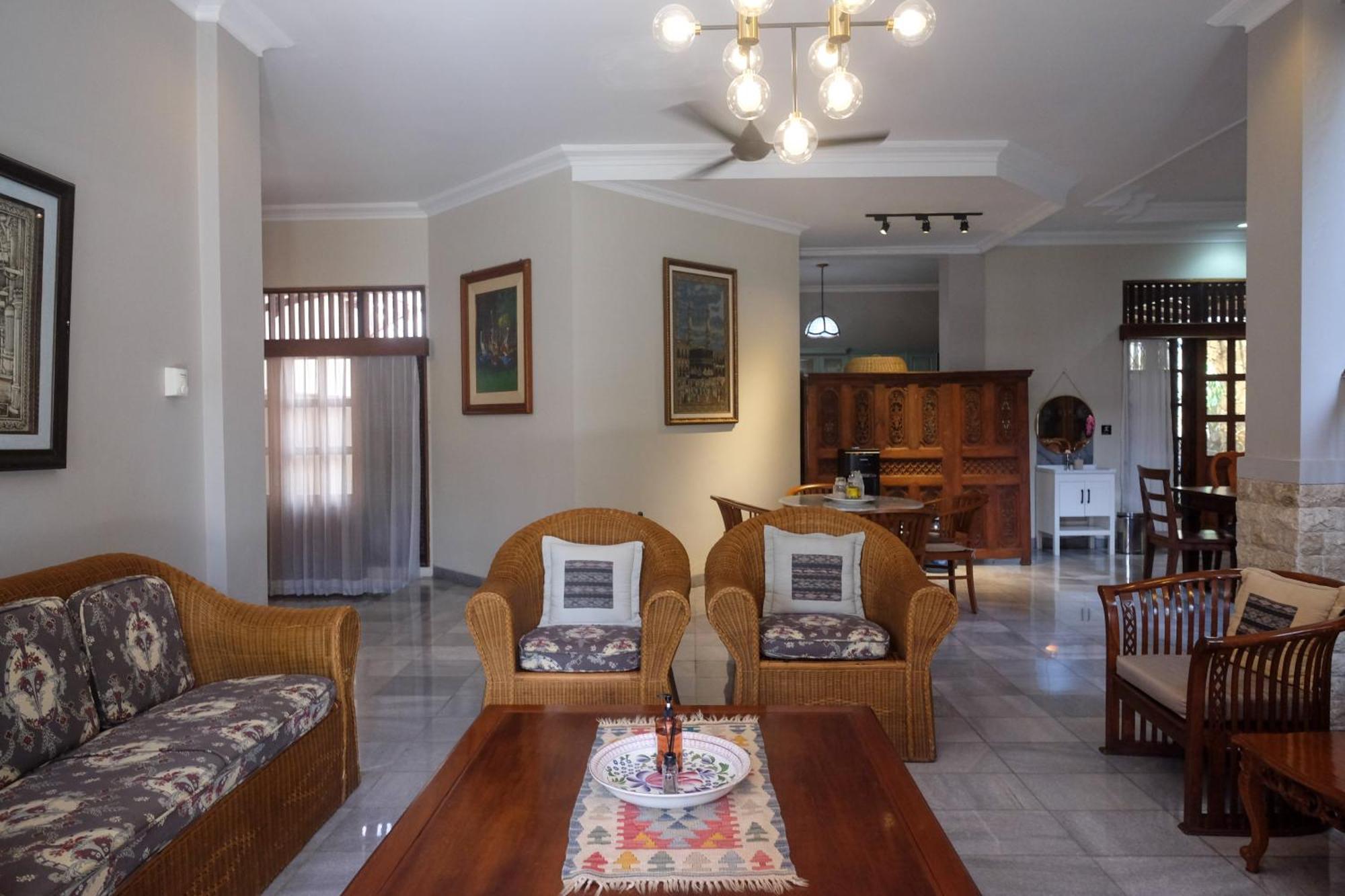 Sareh Villa By The Lavana Semarang Kültér fotó
