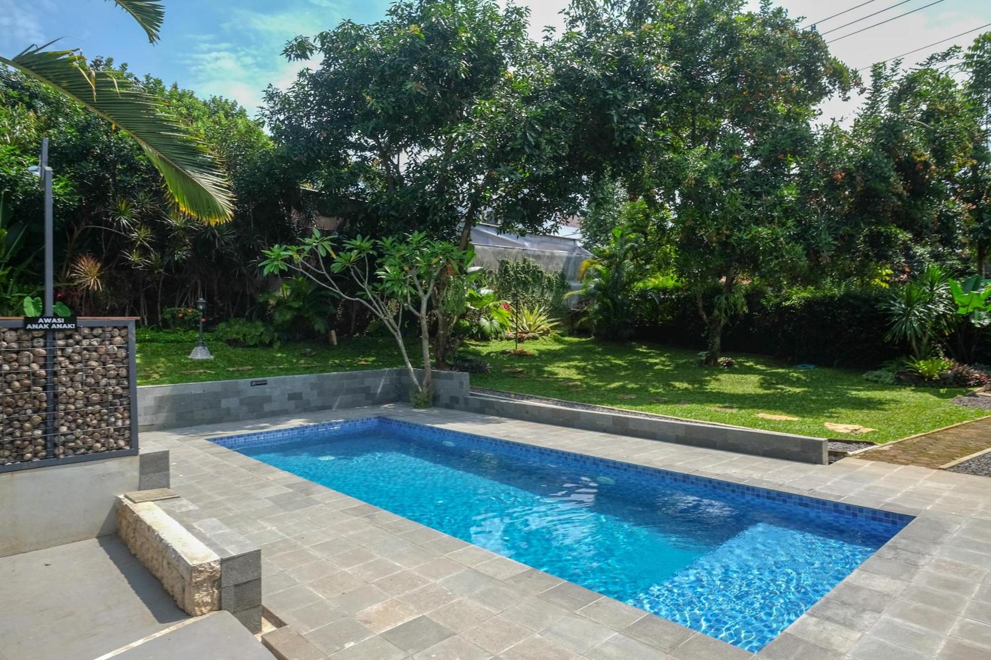 Sareh Villa By The Lavana Semarang Kültér fotó